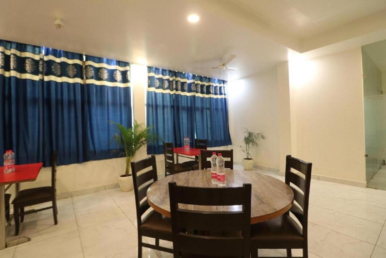 Airport Hotel Classic Park New Delhi Ngoại thất bức ảnh